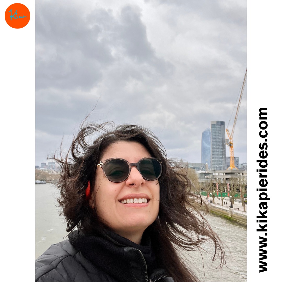 Kika pierides outdoor selfie.