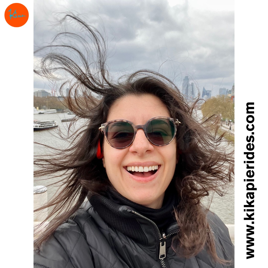 Kika pierides outdoor selfie.